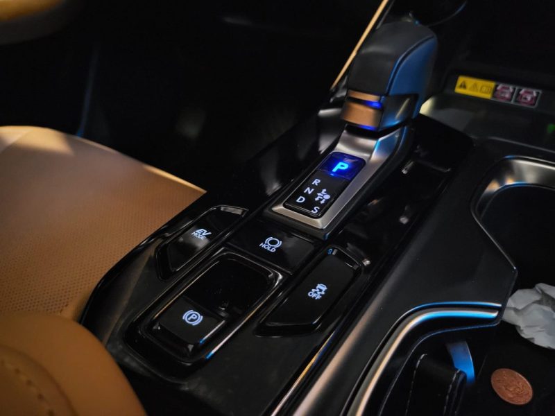 LEXUS NX 350H 244 ch LUXE 2WD / CUIR BEIGE + TOIT OUVRANT + 1ERE MAIN + SUIVI LEXUS / 