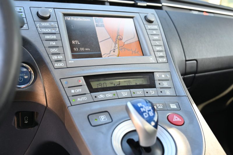 TOYOTA PRIUS III 136Ch Lounge Solar 01/2015