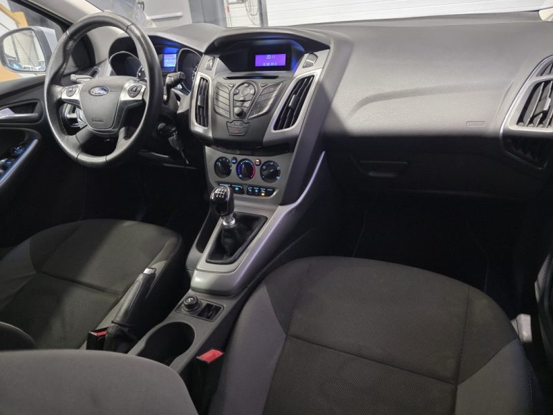 FORD FOCUS 1.0 SCTi 125ch EcoBoost TITANIUM / DISTRI OK