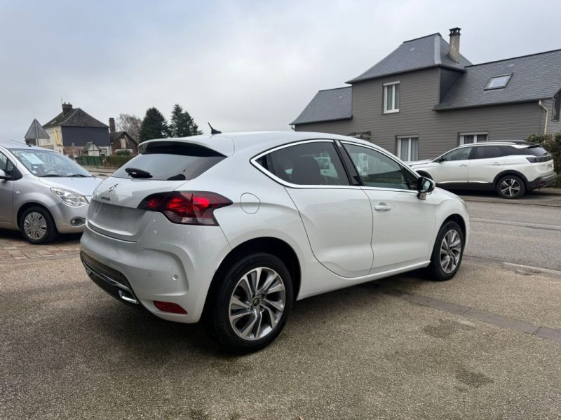 Citroën DS4 1.6 e-HDi 115Ch Airdream So Chic BMP6 - 52 805 km