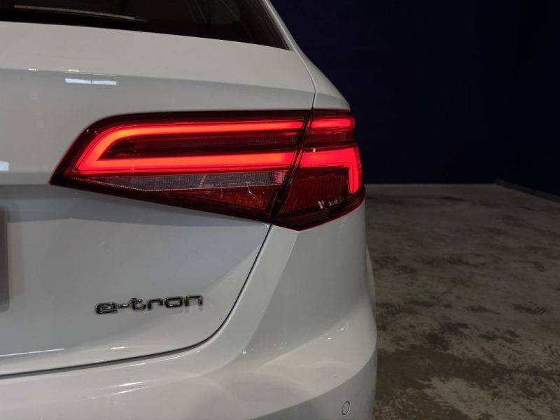 AUDI A3 SPORTBACK E-TRON HYBRIDE 1.4 TFSI 204CV 2017 / VIRTUAL / KEYLESS / CAMERA DE RECUL / CARPLAY