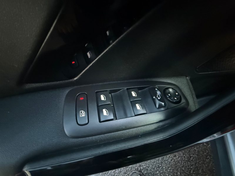 PEUGEOT 2008 GT LINE BOITE AUTOMATIQUE 1.2 PURETECH 110CV 2017