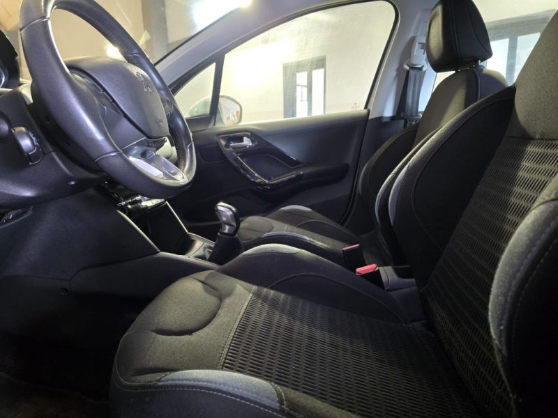 PEUGEOT 208 82Cv 1.2 ACTIVE S&S DISTIBUTION OK