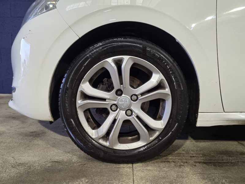 PEUGEOT 208 82Cv 1.2 ACTIVE S&S DISTIBUTION OK