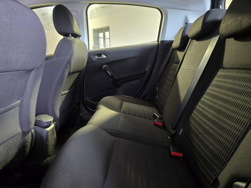 PEUGEOT 208 82Cv 1.2 ACTIVE S&S DISTIBUTION OK