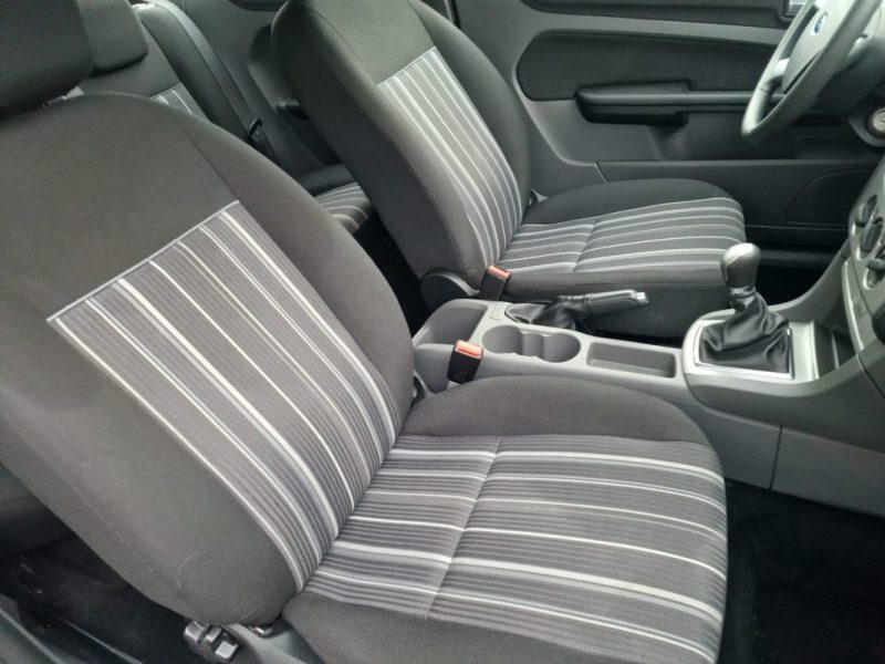 FORD FOCUS 1.6 i PACK CONCEPT 100CV 