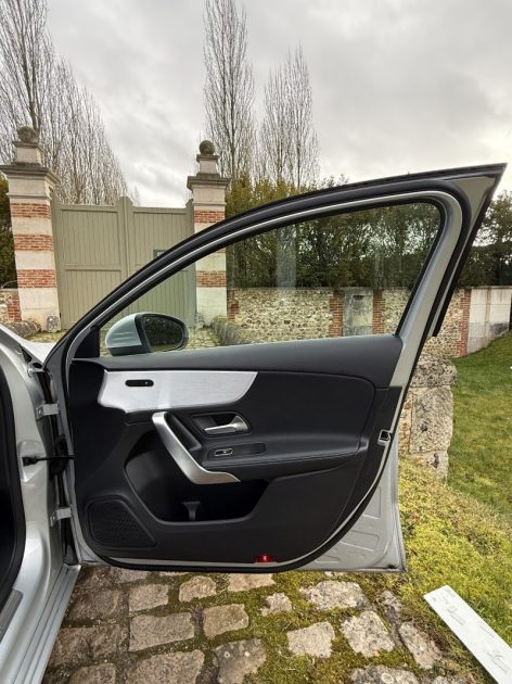 MERCEDES CLASSE A180 136ch PROGESSIVE LINE / CAMÉRA DE RECUL / SIÈGES CHAUFFANTS