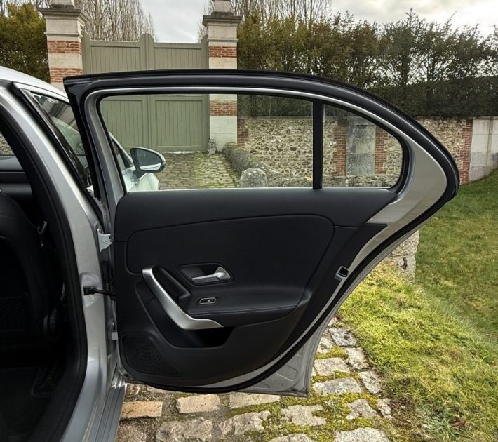 MERCEDES CLASSE A180 136ch PROGESSIVE LINE / CAMÉRA DE RECUL / SIÈGES CHAUFFANTS