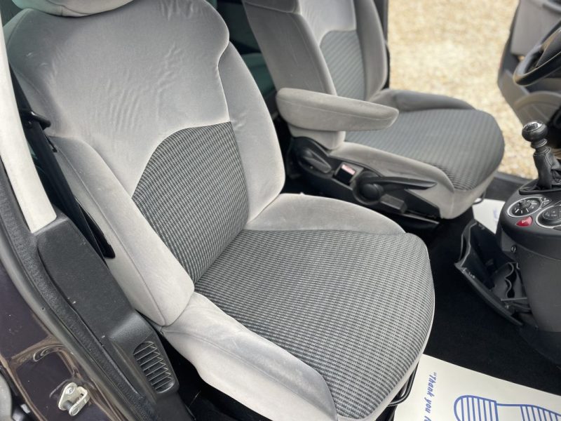 CITROEN C8 2.0 HDI 135 CH 7PLACES  FINITION HAUTE MOYENNE 2011