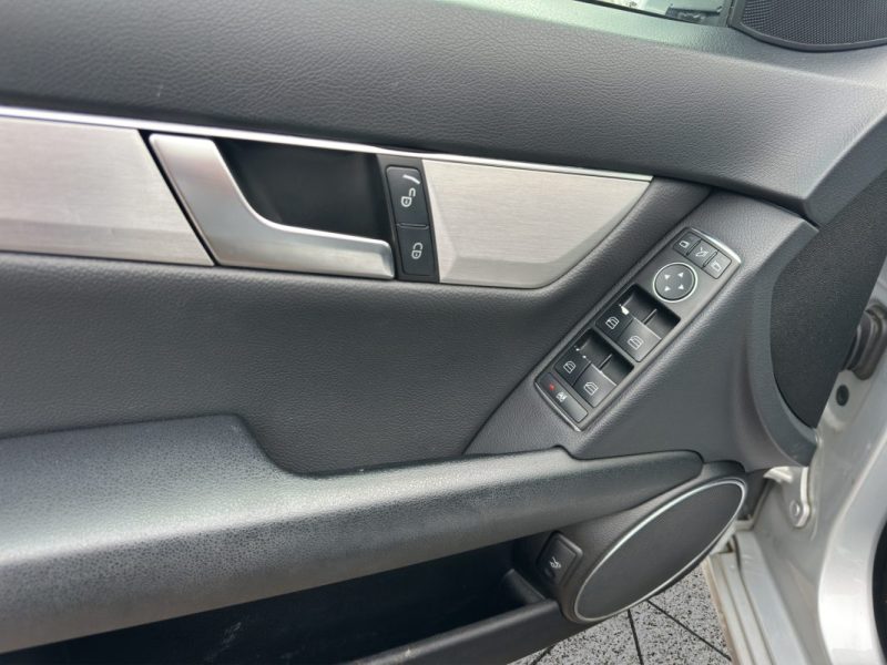 MERCEDES CLASSE C III 220 CDI BLUEEFFINCIENCY AVANTGARDE EXECUTIVE 7G-TRONIC