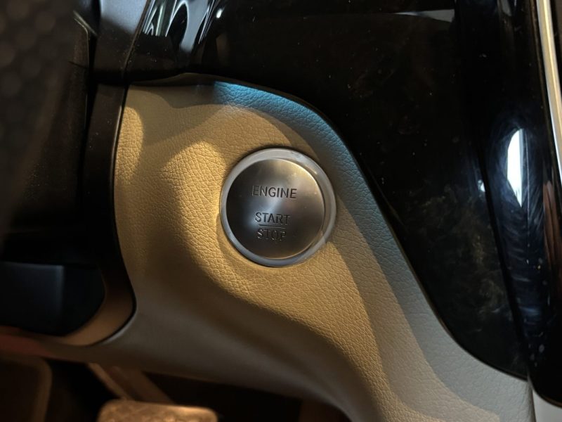 MERCEDES BENZ CLASSE GLE AMG LINE 3.0 V6 258 / KEYLESS / CARPLAY / CAMERA 360 / VOLANT CHAUFFANT 