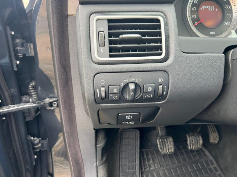 VOLVO V70 D3 136 CH START&STOP MOMENTUM