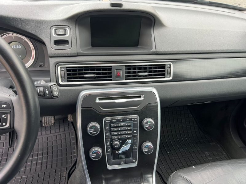 VOLVO V70 D3 136 CH START&STOP MOMENTUM
