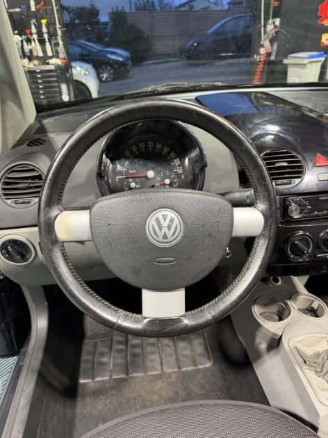 VOLKSWAGEN NEW BEETLE -1.4i - 2004 - 134 010Kms - Premier Main - Distrib ok - SUIVIT VOLKSWAGEN