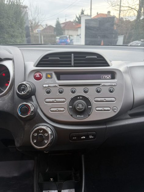 HONDA JAZZ - 1.2 i-VTEC- 2010 - 81 250Kms - Premier Main - Suivit HONDA