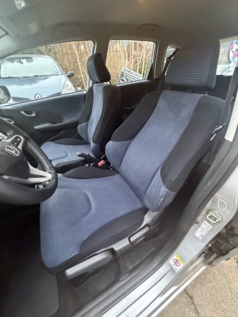 HONDA JAZZ - 1.2 i-VTEC- 2010 - 81 250Kms - Premier Main - Suivit HONDA