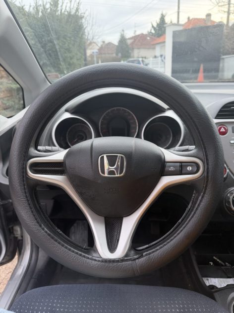 HONDA JAZZ - 1.2 i-VTEC- 2010 - 81 250Kms - Premier Main - Suivit HONDA