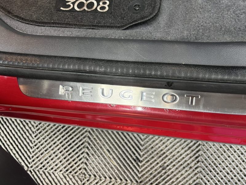 Peugeot 3008 1.6 e-HDi 115ch Allure | 120 000 km | Toit panoramique | GPS | Tête-haute