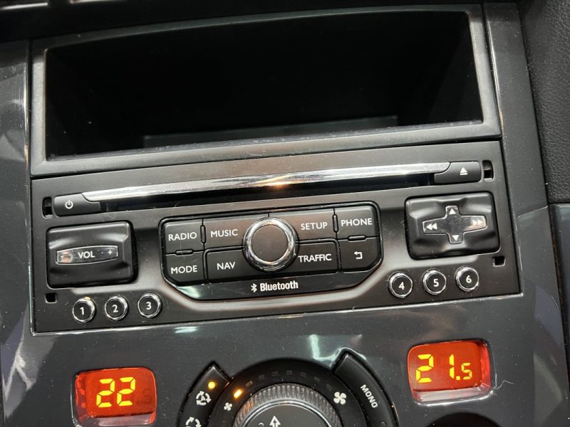 Peugeot 3008 1.6 e-HDi 115ch Allure | 120 000 km | Toit panoramique | GPS | Tête-haute