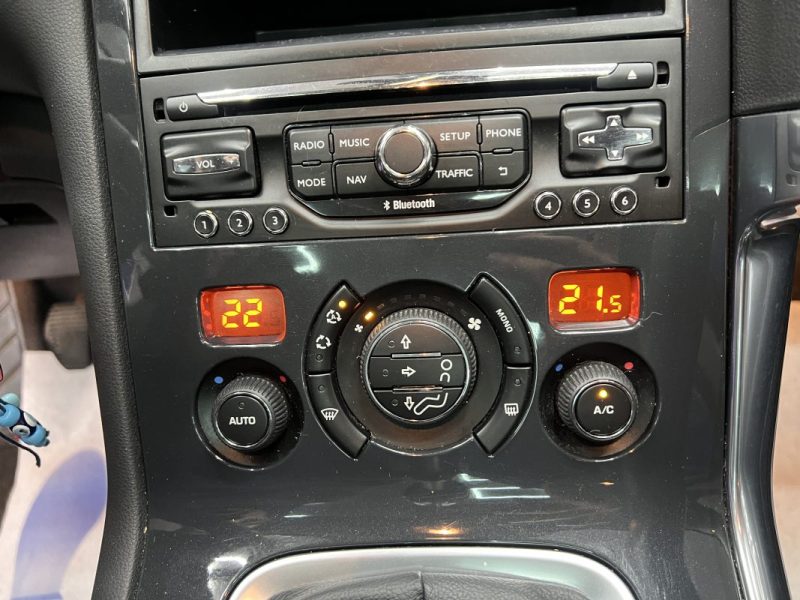 Peugeot 3008 1.6 e-HDi 115ch Allure | 120 000 km | Toit panoramique | GPS | Tête-haute