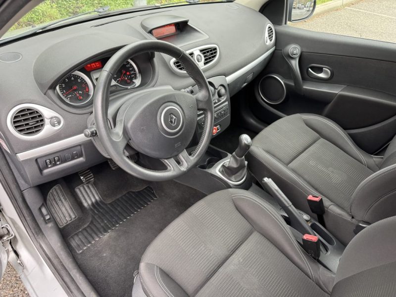 RENAULT CLIO 1.2 DYNAMIQUE 75 2009