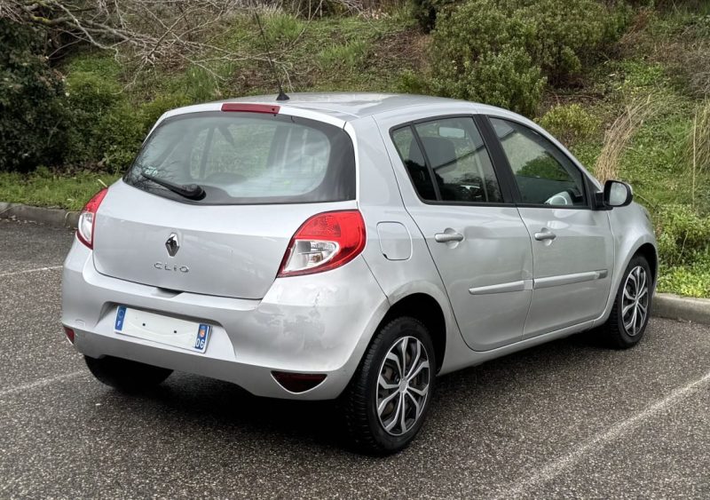 RENAULT CLIO 1.2 DYNAMIQUE 75 2009
