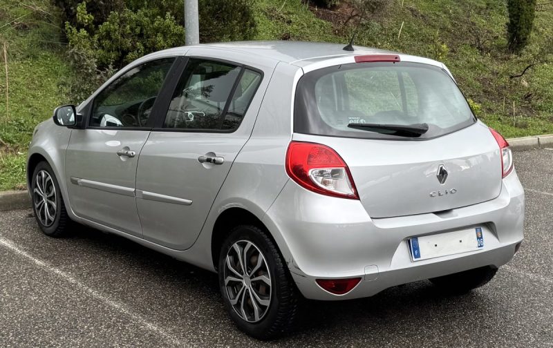 RENAULT CLIO 1.2 DYNAMIQUE 75 2009