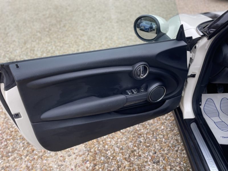 MINI MINI III COOPER D 116CH CABRIOLET 2019