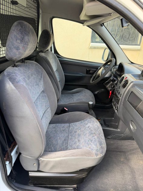 🚐 Peugeot Partner 1.6 HDi – Économique & Pratique