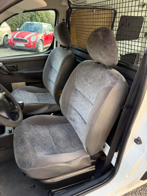 🚐 Peugeot Partner 1.6 HDi – Économique & Pratique