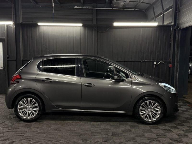 PEUGEOT 208 PHASE 2 ALLURE 1.2 82 Cv ECRAN GPS APPLE CARPLAY & ANDROID AUTO - GARANTIE 1 AN