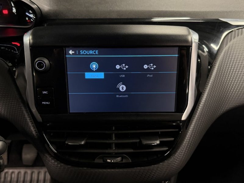 PEUGEOT 208 PHASE 2 ALLURE 1.2 82 Cv ECRAN GPS APPLE CARPLAY & ANDROID AUTO - GARANTIE 1 AN