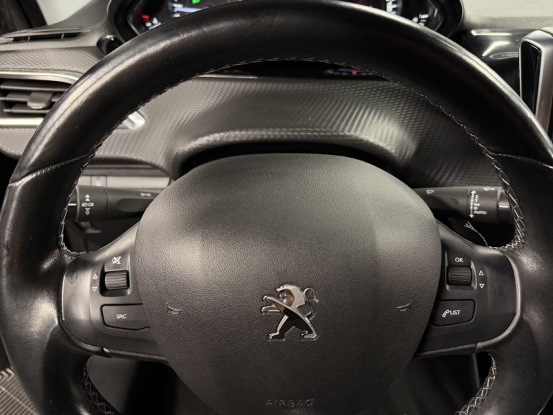PEUGEOT 208 PHASE 2 ALLURE 1.2 82 Cv ECRAN GPS APPLE CARPLAY & ANDROID AUTO - GARANTIE 1 AN
