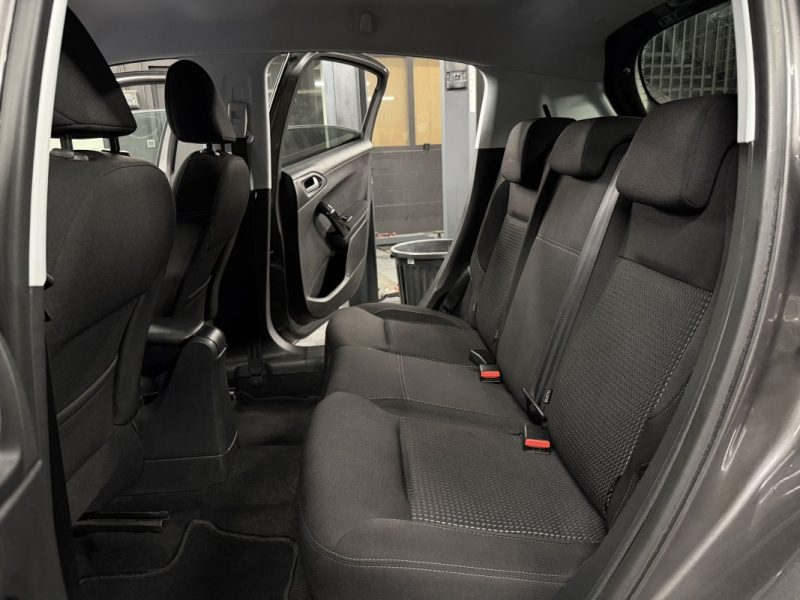 PEUGEOT 208 PHASE 2 ALLURE 1.2 82 Cv ECRAN GPS APPLE CARPLAY & ANDROID AUTO - GARANTIE 1 AN