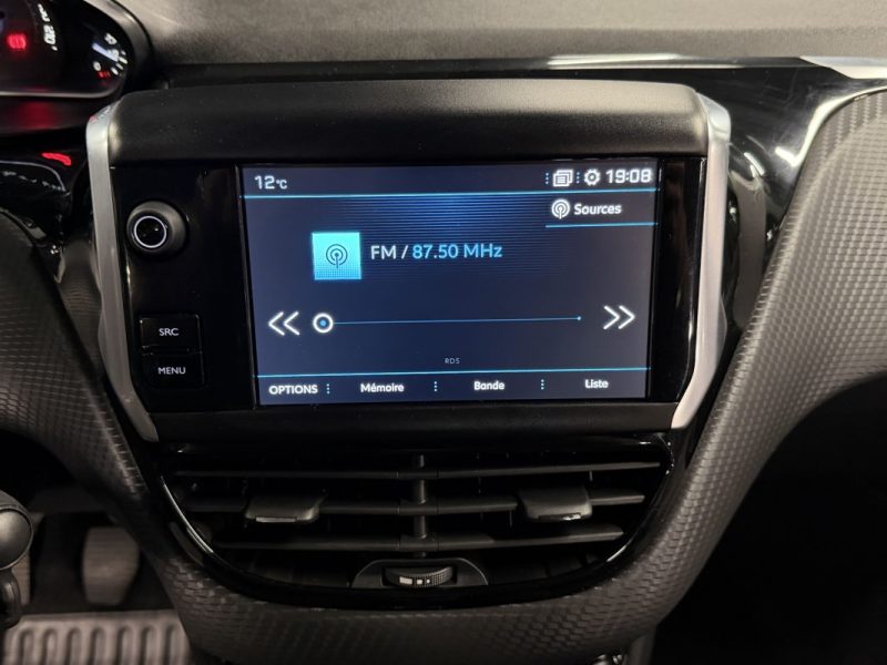 PEUGEOT 208 PHASE 2 ALLURE 1.2 82 Cv ECRAN GPS APPLE CARPLAY & ANDROID AUTO - GARANTIE 1 AN
