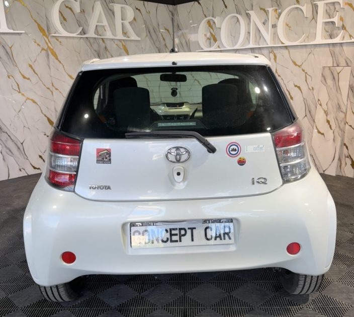 TOYOTA iQ iQ 68 VVT-i - 71 100Kms - Premier Main - 4 Place - Parfait Etat - Distrib ok - Suivit Comp