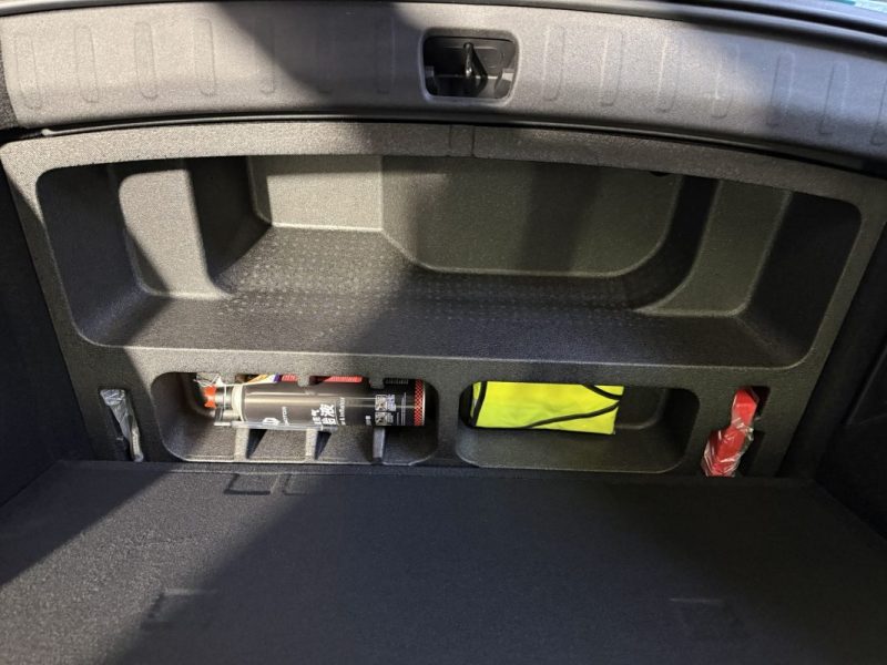 LEAPMOTOR C10 DESIGN MY25  69,9 KWH 218CV 