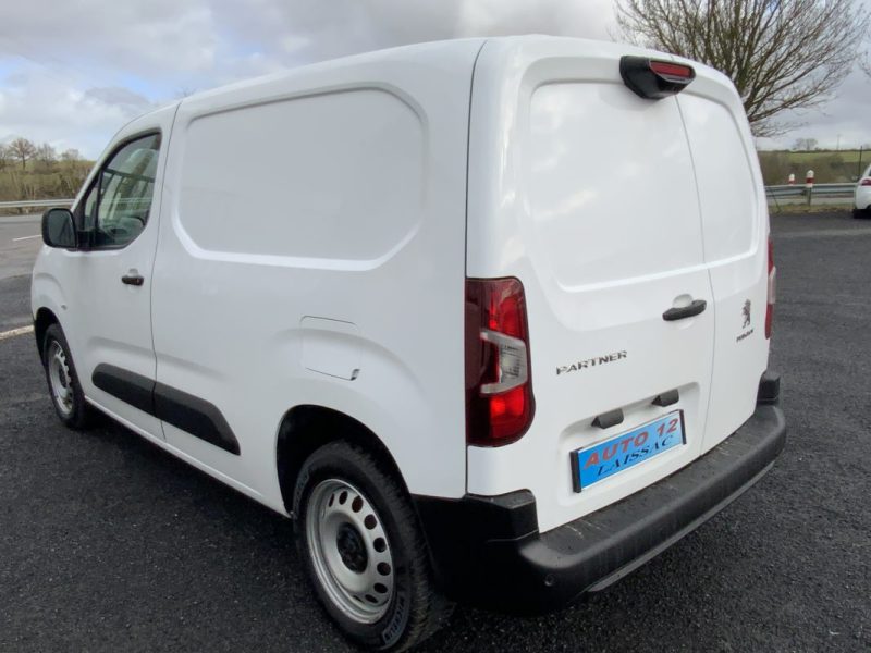 9 990€ HT PEUGEOT PARTNER 3 1.5 BLUEHDI 100 CV 1000KG ASPHALT 2021 *CAMÉRA DE RECUL
