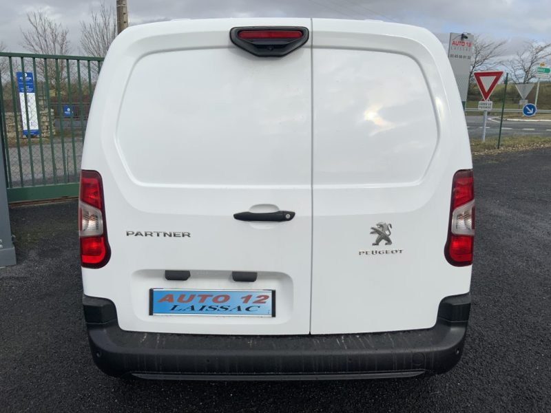 9 990€ HT PEUGEOT PARTNER 3 1.5 BLUEHDI 100 CV 1000KG ASPHALT 2021 *CAMÉRA DE RECUL