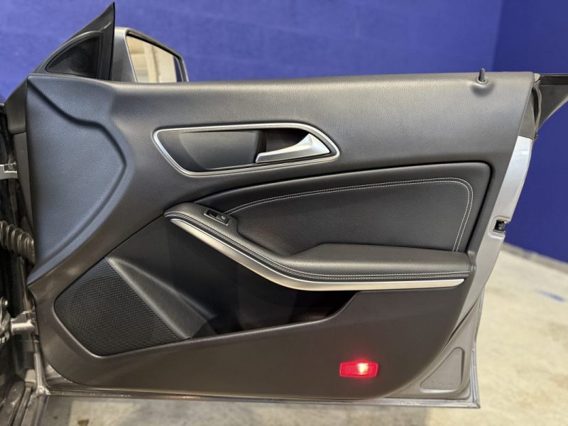 MERCEDES BENZ CLASSE CLA Shooting Brake 180D / SENSATION / 142.000km / 2016