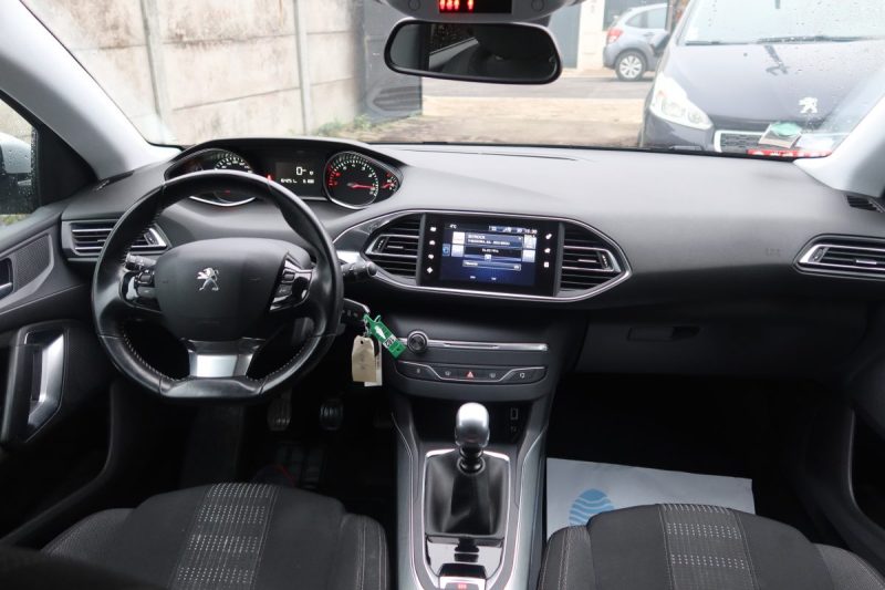 PEUGEOT 308 II 1.2 PURETECH 130CH ALLURE S&S 5P 2016