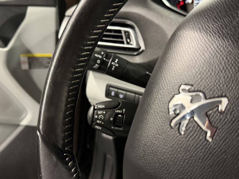 PEUGEOT 308 II ALLURE 1.2 130 Cv BOITE AUTOMATIQUE / 5 PORTES CRIT AIR 1 - GARANTIE 1 AN