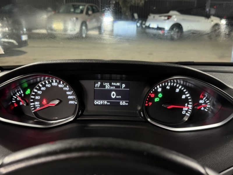 PEUGEOT 308 II ALLURE 1.2 130 Cv BOITE AUTOMATIQUE / 5 PORTES CRIT AIR 1 - GARANTIE 1 AN