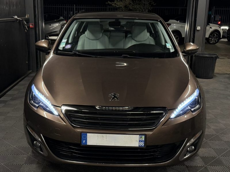 PEUGEOT 308 II ALLURE 1.2 130 Cv BOITE AUTOMATIQUE / 5 PORTES CRIT AIR 1 - GARANTIE 1 AN