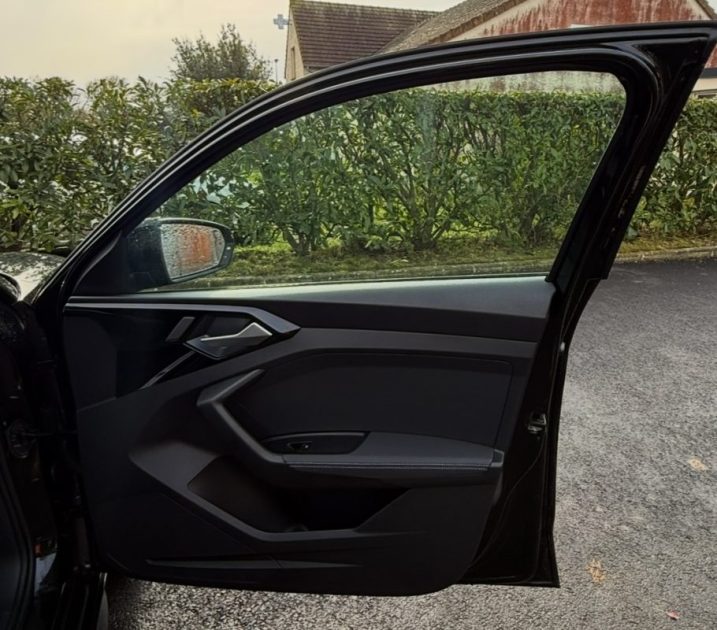 AUDI A1 30 TFSI 1.0 116CH S-LINE ALL STREET  / SIÈGES CHAUFFANTS / SUIVI COMPLET AUDI 