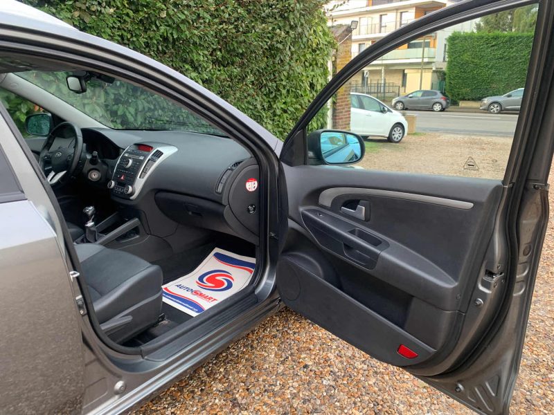 KIA CEE-D SW 1.6 CRDI 115 STYLE ISG 2010