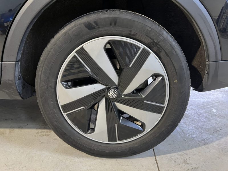 MG ZS EV 177 CH LUXURY 51 KWH / SOH 90% / TOIT OUVRANT
