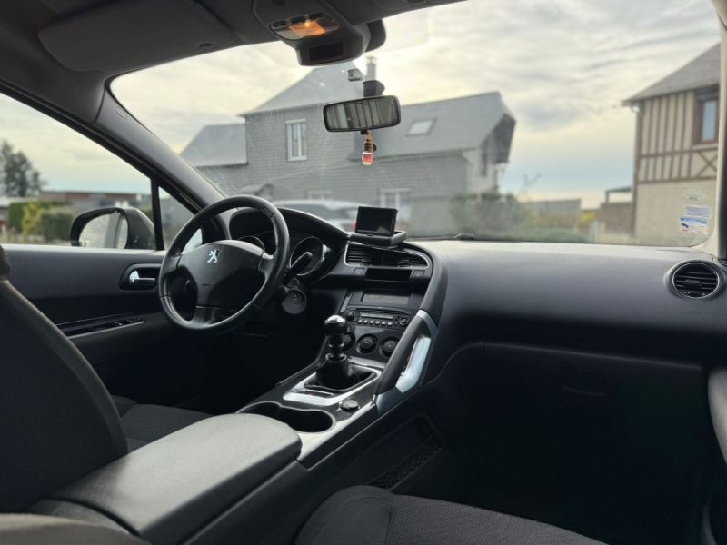 Peugeot 3008 1.6 HDi 110Ch Confort Pack