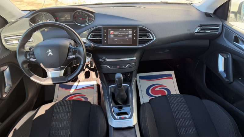 PEUGEOT 308 II 1.2 PURETECH 110CH ACTIVE S&S 5P 2015