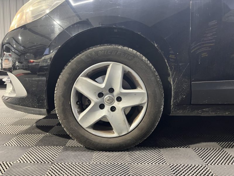 Renault Scenic III 1.5 dCi 110ch Energy Authentique ECO² | GPS | Radars de recul 